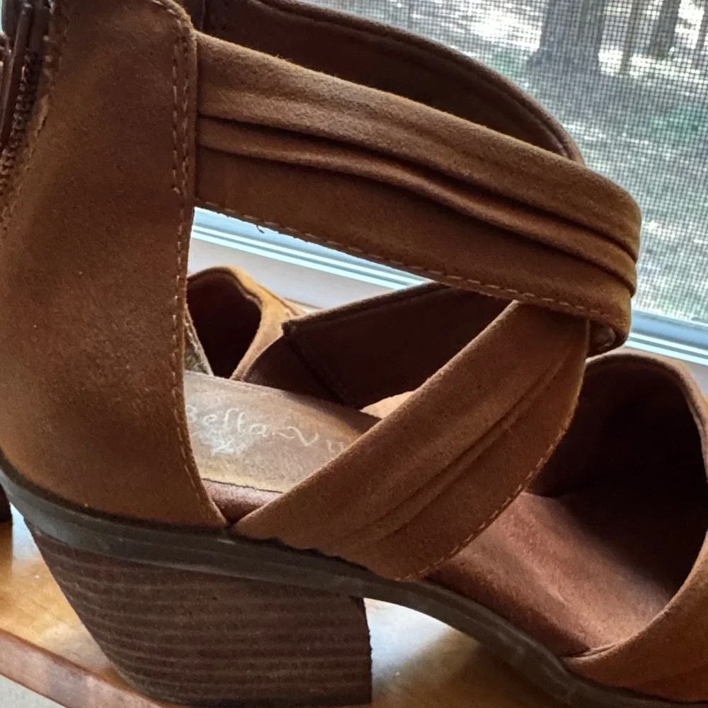 Strappy Heeled Sandals - Picture 4 of 7